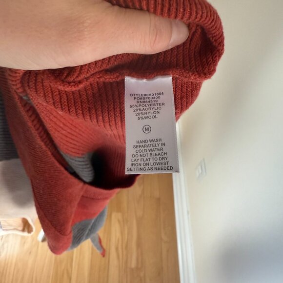 Revolution Colorblock Sweater - Picture 8 of 8